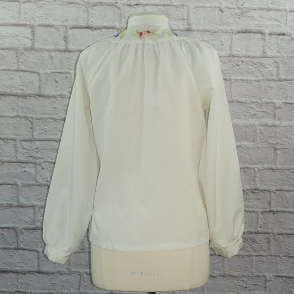 Vintage 70s ILGWU Embroidered Floral Peasant Blouse - Picture 3 of 12